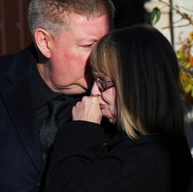 one tragedy to wake up to reality - Ámame naturalmente hoy - mañana