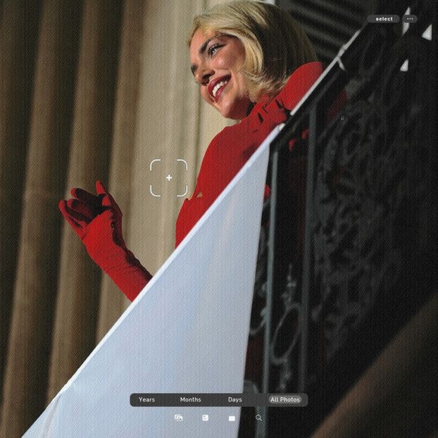،23.11 Ꜥℐẹṇṇẹṛ on ²³⳽ep in Paris, France; at the L’Oréal Paris Fashion Show. - a universe of exploding stars