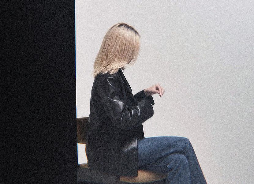 ༆26Nov،24=͟͟͞♡　　·◊· E̮x̮t̮r̮a̮: ᖽᐸendall ‹Blonde Hair by Renell Medrano, 2024. - flowers of fire blossom in me