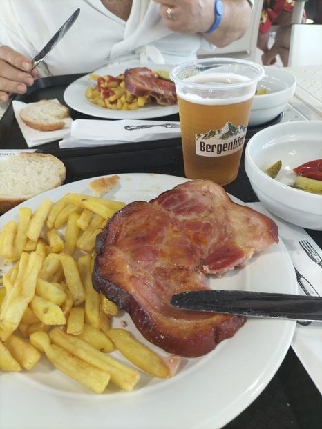 Imagine WhatsApp 2024-11-27 la 13.13.16_1de0e4f1 - 2024 noiembrie 27 OCNA MUREȘ ultima bălăceală MAN DUMBRAVA