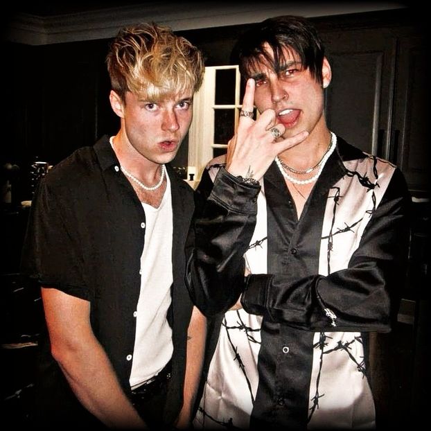 ♡ Day 25 ; 09.12.2024 - Birds of a Feather - STREAK