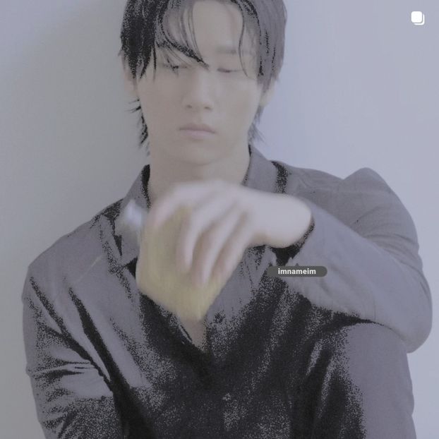 15.12.⠀⠀⠀ ✦ ꯭໋ 熱 t̟e̟n̟d̟e̟r̟♡uoᴉʇɔǝɟɟɐ. ̵ׄ ❵ - Mirrored Blind Playin