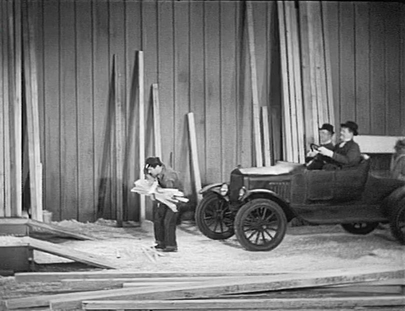 Busy Bodies - 1933 - Busy Bodies