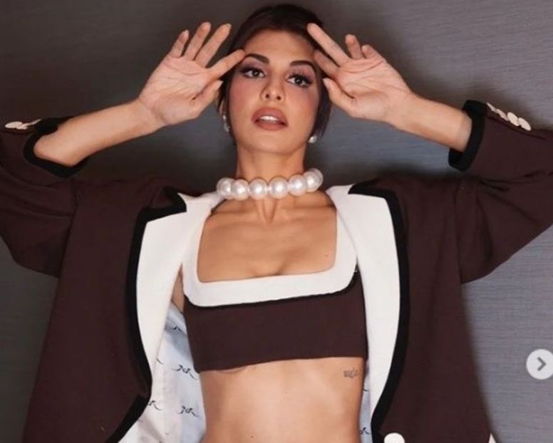 Haideti sa va arat ce suveniruri frumoase v-am aduuuus *despacheteaza bagajul si iese de acolo un - episodul 86