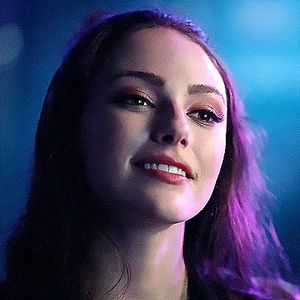 *era atat de fericita incat nu o lua in seama pe scor;pia de soacra-sa* Ce inel frumossss - episodul 86