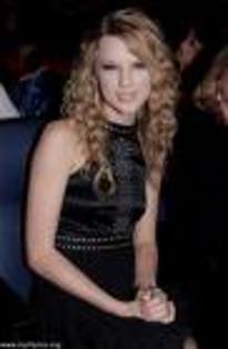 imagesCAT9B0DS - tAyLoR SwIfT