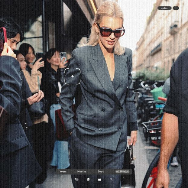 ،22.12 Ꜥℐẹṇṇẹṛ on ²⁴⳽ep in Paris, France; leaving The Row Store. - a universe of exploding stars