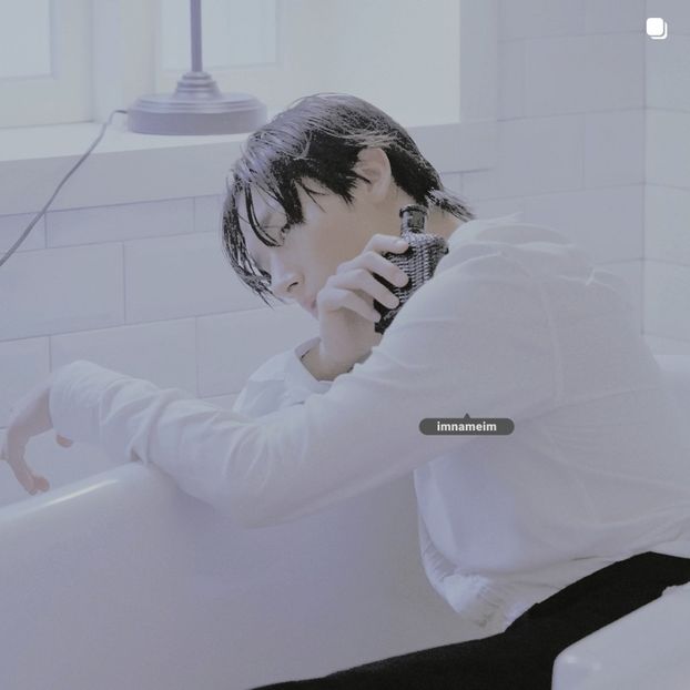 23.12.⠀⠀⠀ ✦ ꯭໋ 熱 t̟e̟n̟d̟e̟r̟♡uoᴉʇɔǝɟɟɐ. ̵ׄ ❵ - Mirrored Blind Playin