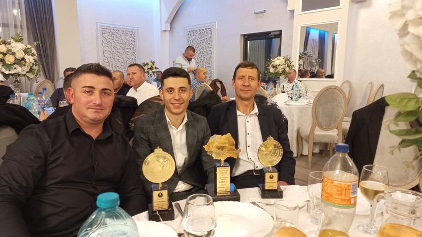 IMG-20241221-WA0092 - 21-12-2024-EXPOZITIE PROVINCIALA OLTENIA-MUNTENIA-COLUMBA CARACAL