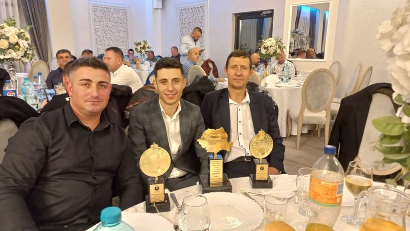 IMG-20241221-WA0093 - 21-12-2024-EXPOZITIE PROVINCIALA OLTENIA-MUNTENIA-COLUMBA CARACAL