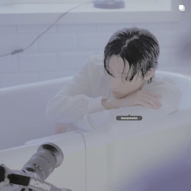 28.12.⠀⠀⠀ ✦ ꯭໋ 熱 t̟e̟n̟d̟e̟r̟♡uoᴉʇɔǝɟɟɐ. ̵ׄ ❵ - Mirrored Blind Playin