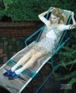 imagesCACUW9SE - tAyLoR SwIfT