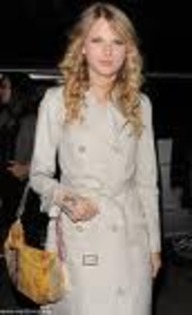 imagesCA5GML2P - tAyLoR SwIfT