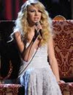 imagesCA7EZLUQ - tAyLoR SwIfT