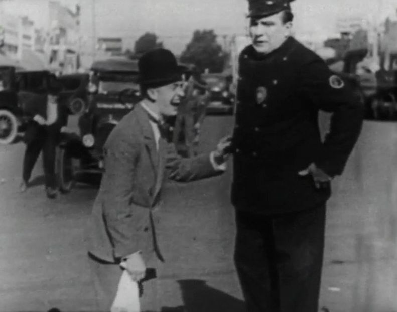 Leave Em Laughing - 1928 - Leave Em Laughing