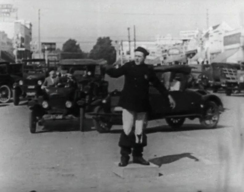 Leave Em Laughing - 1928 - Leave Em Laughing