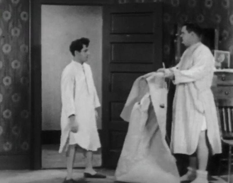 Leave Em Laughing - 1928 - Leave Em Laughing