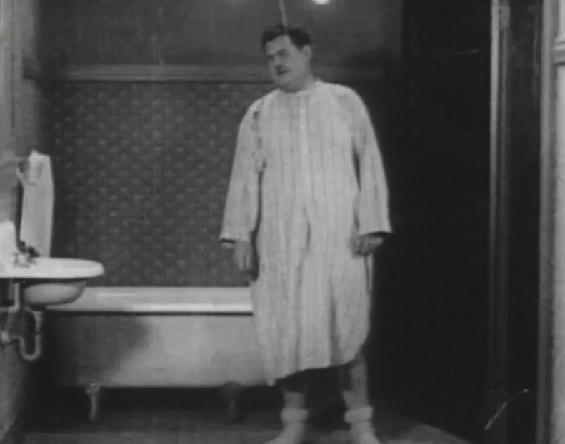 Leave Em Laughing - 1928 - Leave Em Laughing