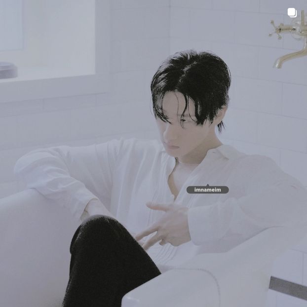 03.01.⠀⠀⠀ ✦ ꯭໋ 熱 t̟e̟n̟d̟e̟r̟♡uoᴉʇɔǝɟɟɐ. ̵ׄ ❵ - Mirrored Blind Playin