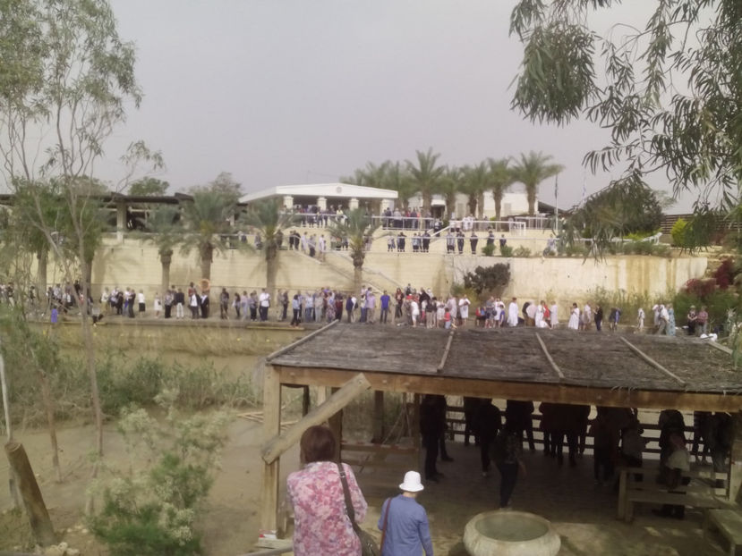 Dincolo de Iordan se vede Israelul - Iordania