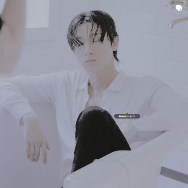 04.01.⠀⠀⠀ ✦ ꯭໋ 熱 t̟e̟n̟d̟e̟r̟♡uoᴉʇɔǝɟɟɐ. ̵ׄ ❵ - Mirrored Blind Playin