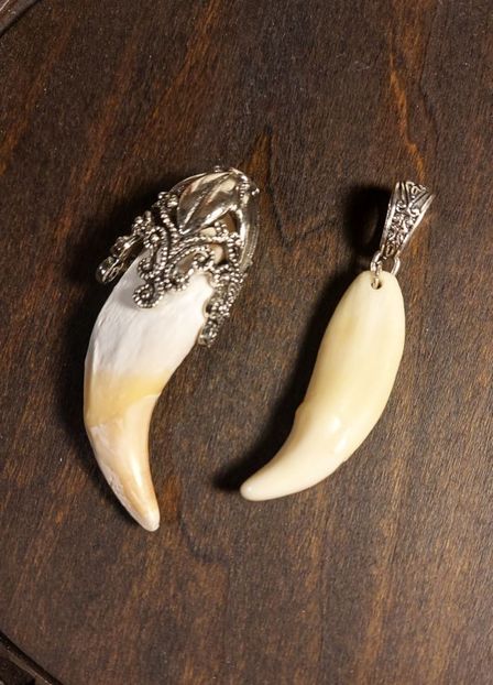  - Medalioane cu colti reali