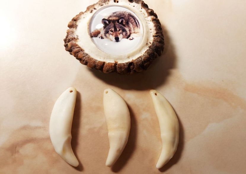 A12 - Medalioane cu colti reali