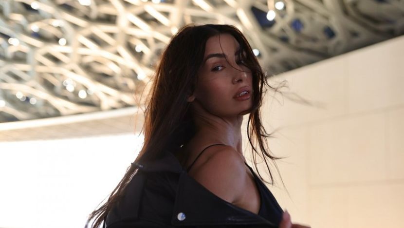 PTQ0MCZoYXNoPWRhM2QxNmE0NjFhOTJmOGM0YTRmMDViOGZjYTBhZTg1.thumb - Alina Eremia vacanta 2024 2025 dubai