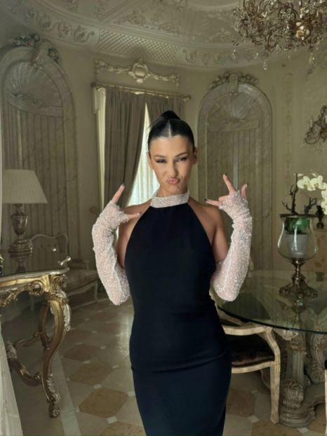 Jmhhc2g9YTRjMzljZjcwMzczY2I4OGU2ZjVlNDc3NjhlNWM0NjU=.thumb - Alina Eremia vacanta 2024 2025 dubai