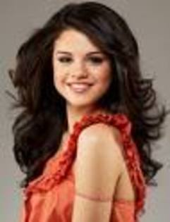 f - Selena Gomez