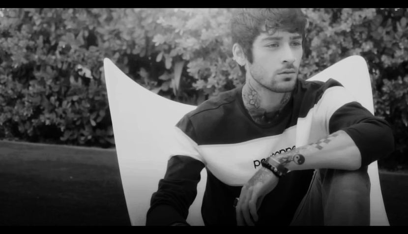 And then Zade believed her.⸺⸺Back then, in Tuscany, their love was like a lazy sunset - Beautiful Insanity Like Our Movie