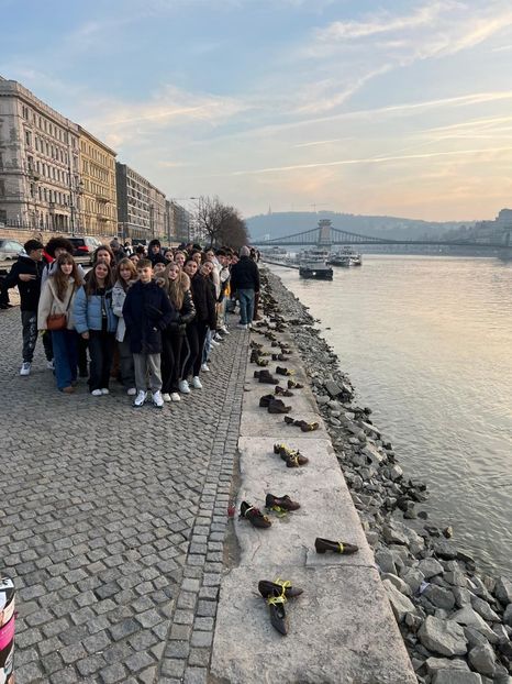 Imagine WhatsApp 2024-12-19 la 16.44.26_c010a103 - 2024 EXCURSIE BUDAPESTA clsVIII 12-19 dec