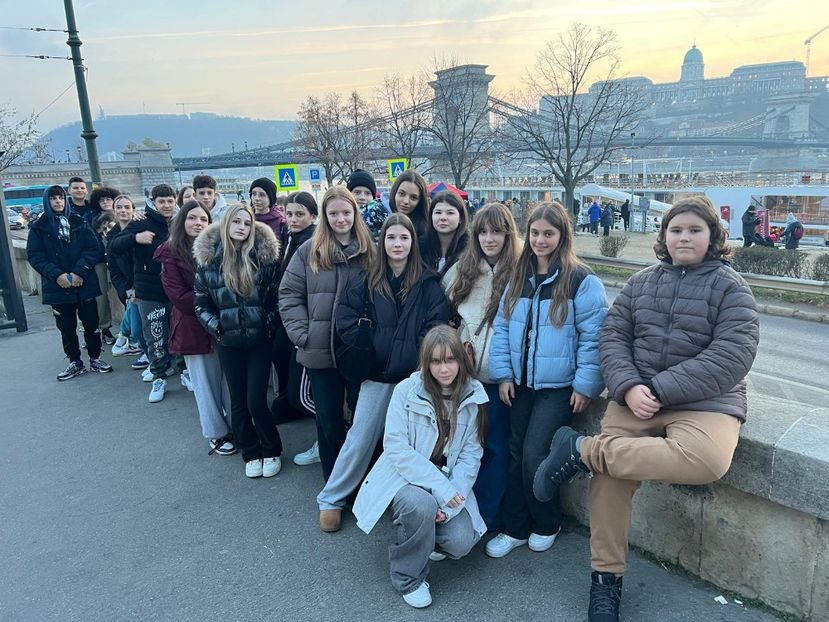 Imagine WhatsApp 2024-12-19 la 16.54.50_07527d5c - 2024 EXCURSIE BUDAPESTA clsVIII 12-19 dec