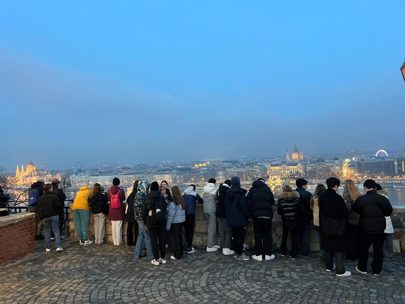 Imagine WhatsApp 2024-12-19 la 17.20.44_5b207d21 - 2024 EXCURSIE BUDAPESTA clsVIII 12-19 dec