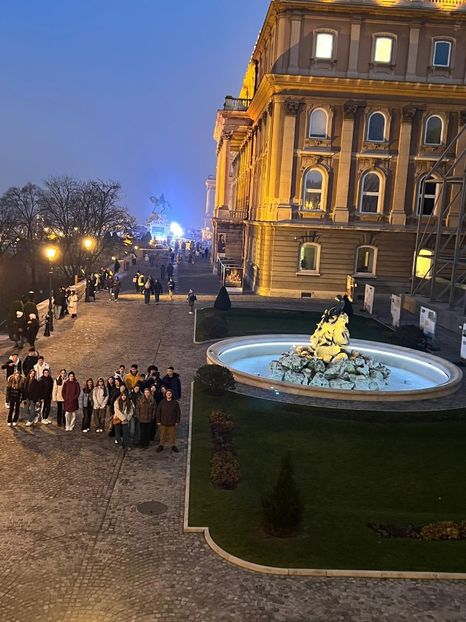 Imagine WhatsApp 2024-12-19 la 17.23.17_ff143c3c - 2024 EXCURSIE BUDAPESTA clsVIII 12-19 dec