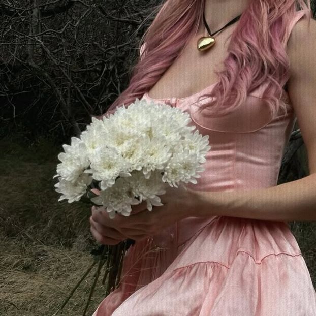 ،06ᵗʰᙏar،　⋆☾ℳ̣ọọṇṿẹịḷ‧ silver ℓịg̣ḥṭ. - shut up and look at the moon