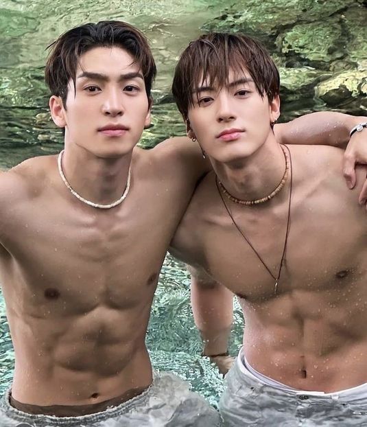 Sangyeon & Eric (The Boyz) - Hottest Male KPOP IDOLS
