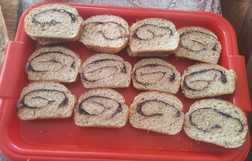 Cozonac cu smantana in aluat si umplutura de nuci cu cacao - Retete 2