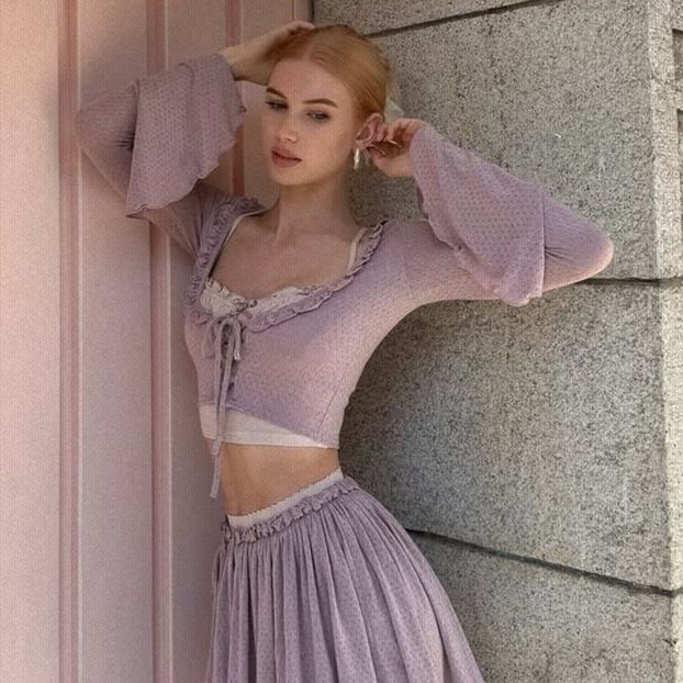 ،23ʳᵈᙏar،　⋆☾ℳ̣ọọṇṿẹịḷ‧ silver ℓịg̣ḥṭ. - shut up and look at the moon