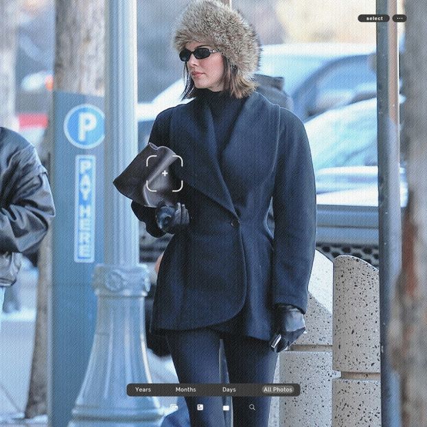 ،27.03 Ꜥℐẹṇṇẹṛ on ¹⁵ʝan in Aspen, CO; arriving at Unravel Coffee. - a universe of exploding stars