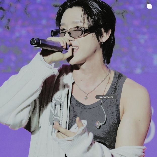 04.04.⠀⠀⠀ ✦ ꯭໋ 熱 t̟e̟n̟d̟e̟r̟♡uoᴉʇɔǝɟɟɐ. ̵ׄ ❵ - Mirrored Blind Playin