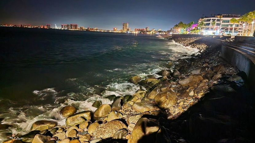 PUERTO VALLARTA by Night - --- MEXICO