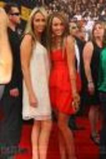 imagesCAZHPZ8C - mIlEy cYrUs