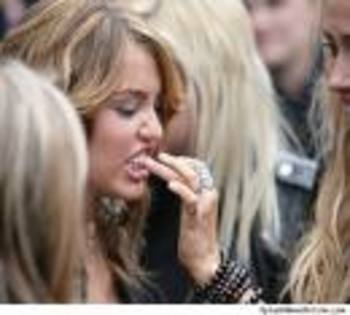 imagesCAZRS673 - mIlEy cYrUs