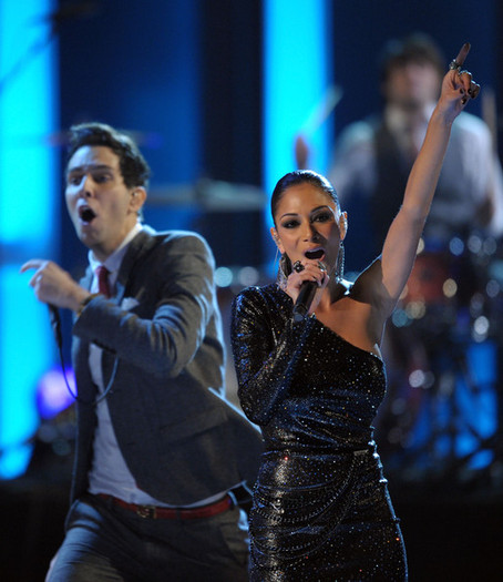 People+Choice+Awards+2010+Show+P3KzTVc_Jqal