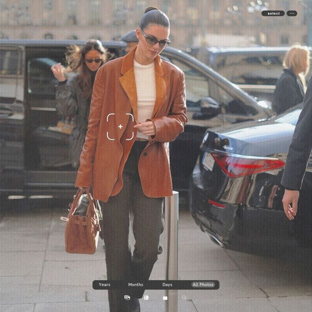 ،21.04 Ꜥℐẹṇṇẹṛ on ²⁷ʝan in Paris, FR; arriving at the Ritz Hotel. - a universe of exploding stars