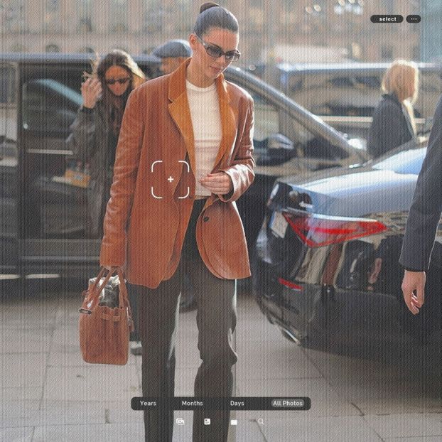 ،22.04 Ꜥℐẹṇṇẹṛ on ²⁷ʝan in Paris, FR; arriving at the Ritz Hotel. - a universe of exploding stars