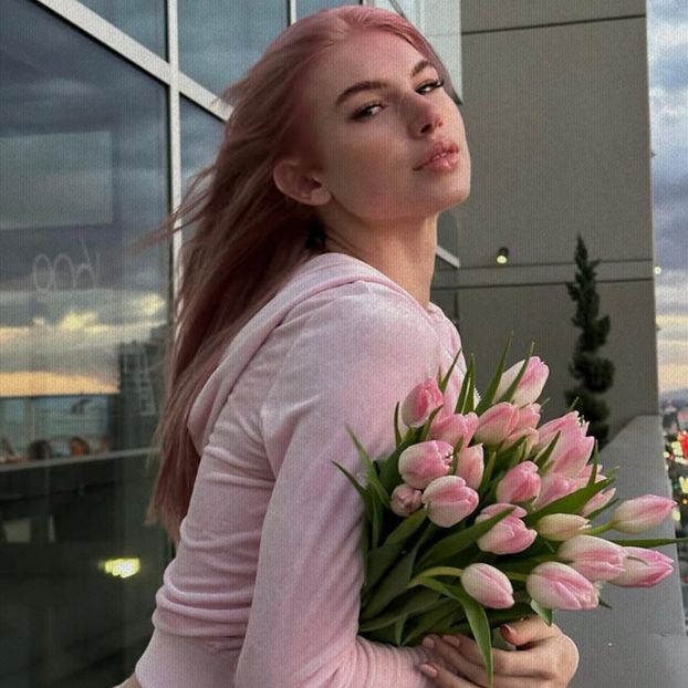 ،04ᵗʰᙏay،　⋆☾ℳ̣ọọṇṿẹịḷ‧ silver ℓịg̣ḥṭ. - shut up and look at the moon