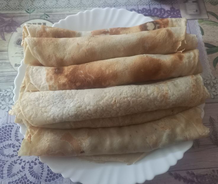 Clatite cu dulceata de gutui - Retete 2