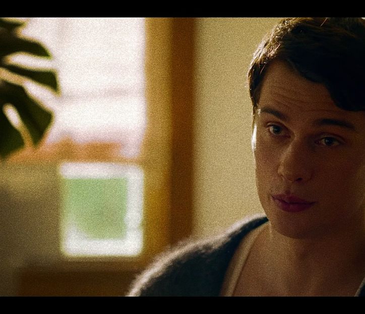 — prelingându-se pe gâtul lui uscat. - nothing as good as us ll eps01